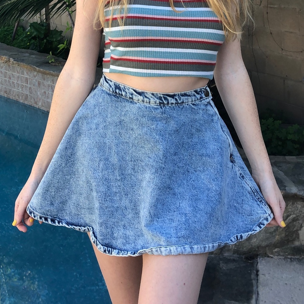 American Apparel Acid Wash Light Blue Denim Mini Skater Skirt - Picture 2 of 3